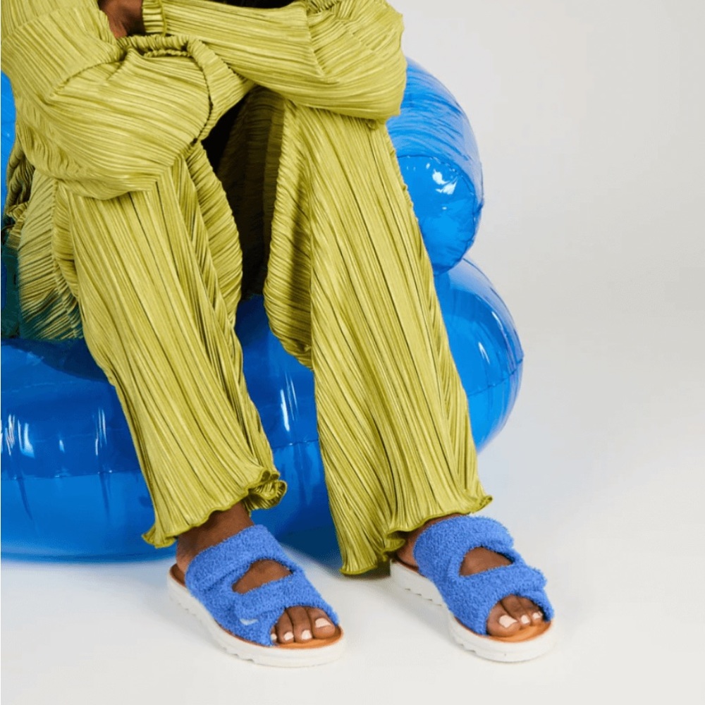 Intentionally Blank Recycled Terry Sandals - Blink